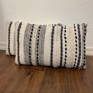 NWT - Kirtlands Wool Pillow with Knots and Braids